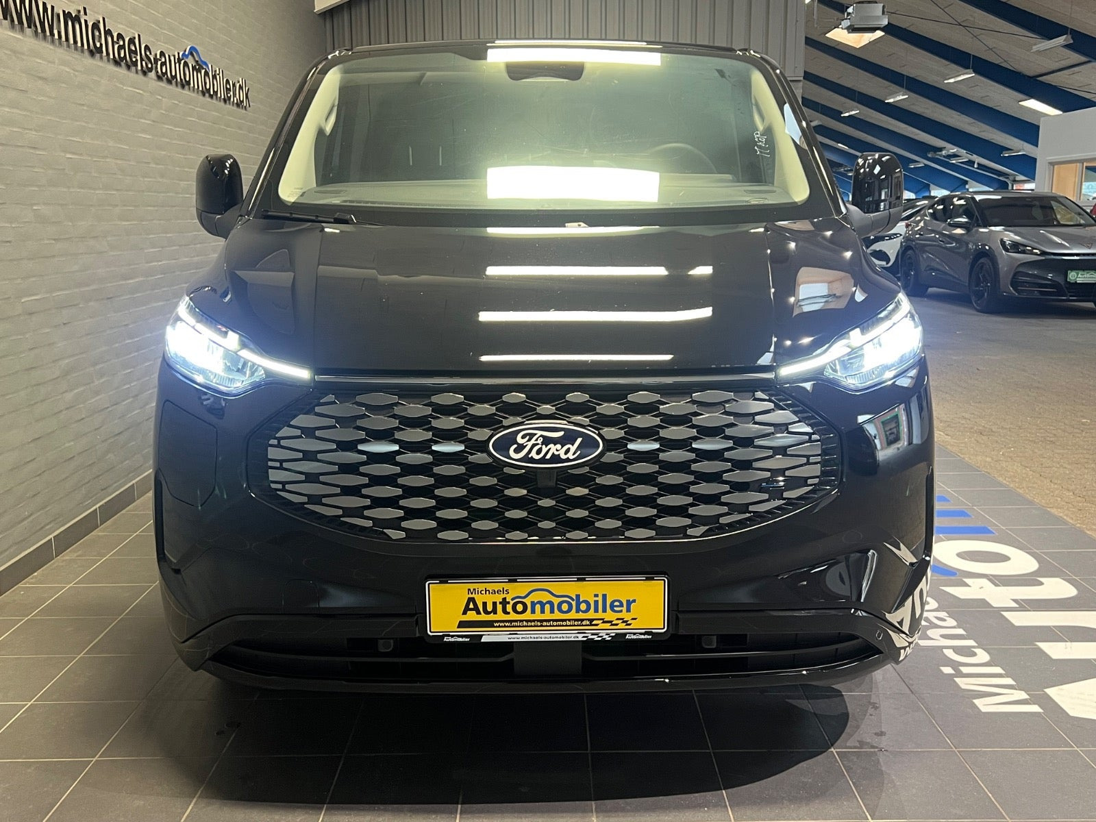 Sort Ford E-Transit Custom 340 L2 fra 2026