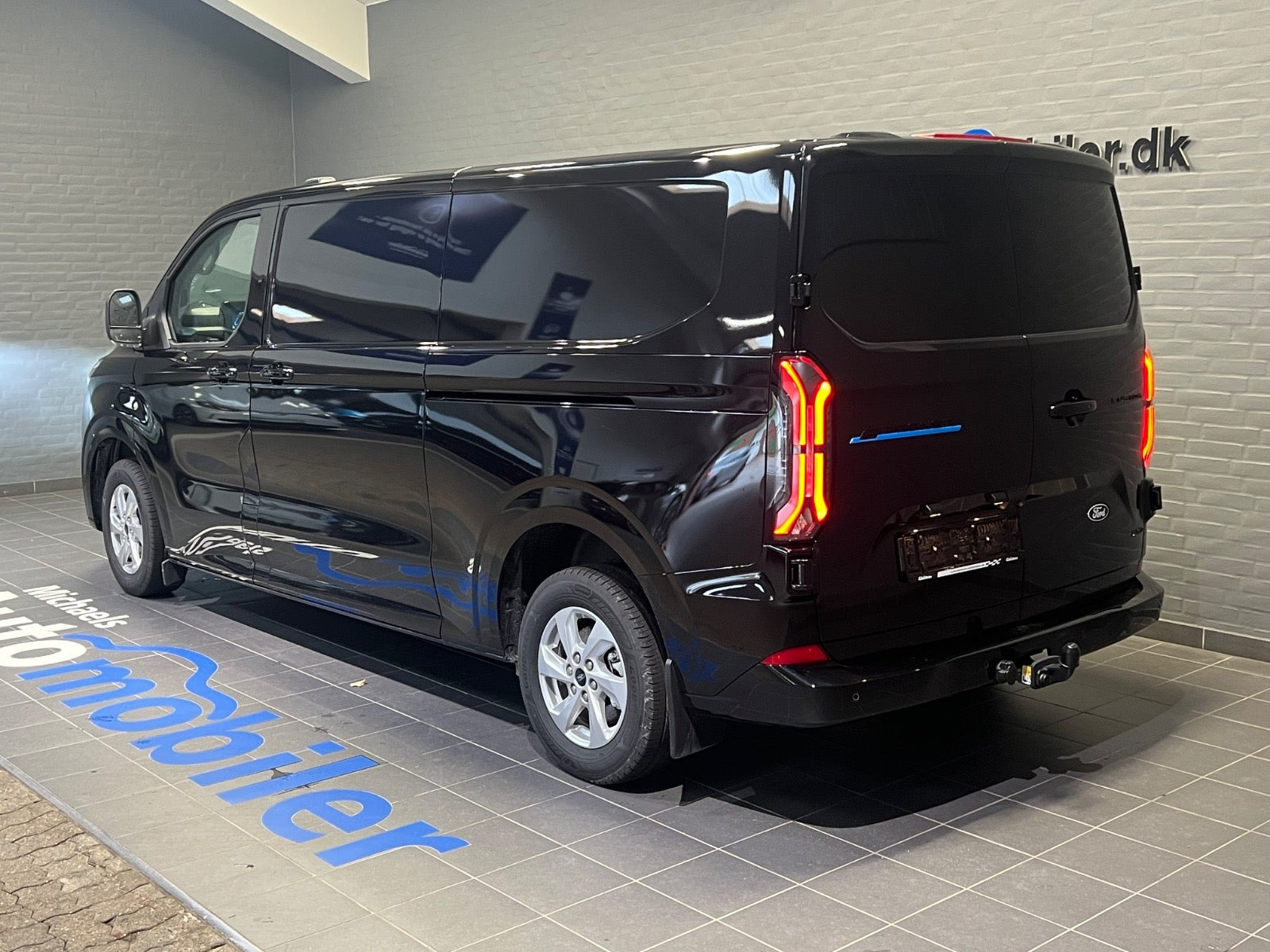 Sort Ford E-Transit Custom 340 L2 fra 2026
