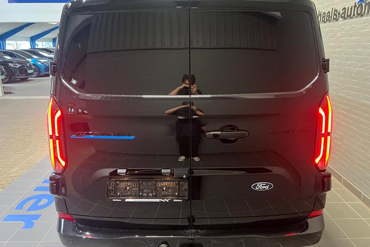 Sort Ford E-Transit Custom 340 L2 fra 2026