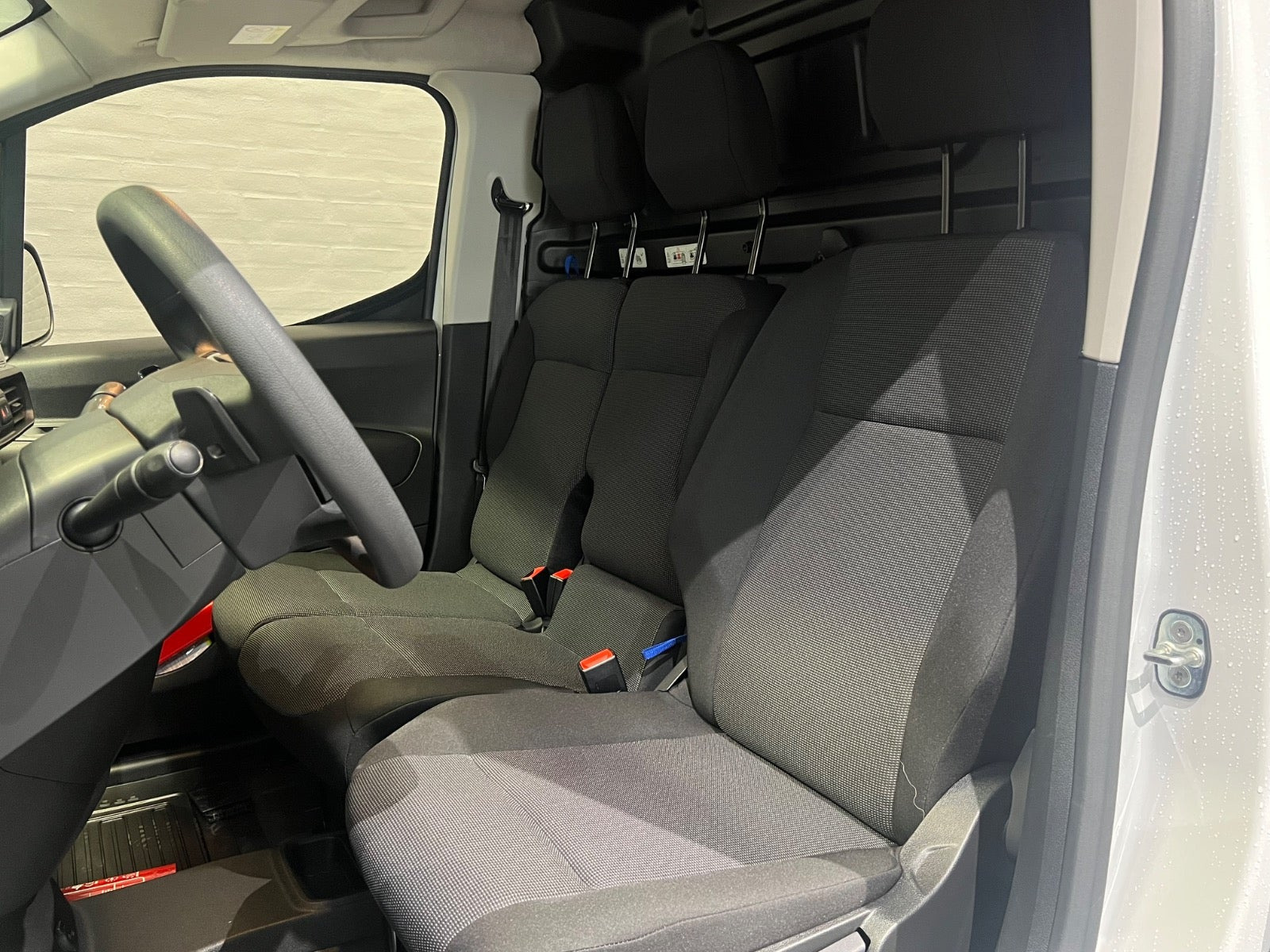 Hvid Toyota ProAce City fra 2026