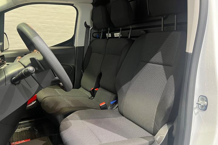 Hvid Toyota ProAce City fra 2026
