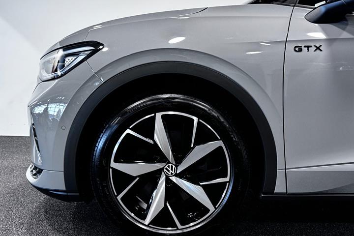 Grå VW ID.4 fra 2023