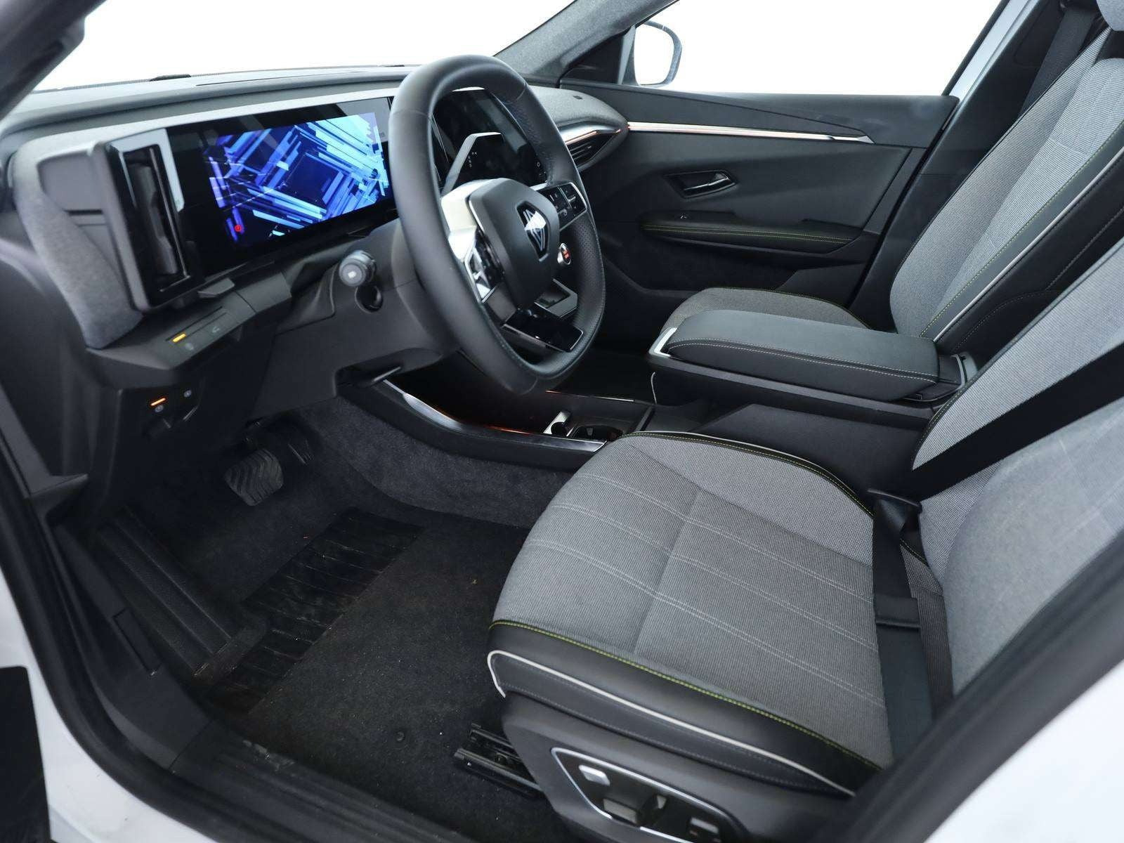 Hvid Renault Scenic E-Tech fra 2025