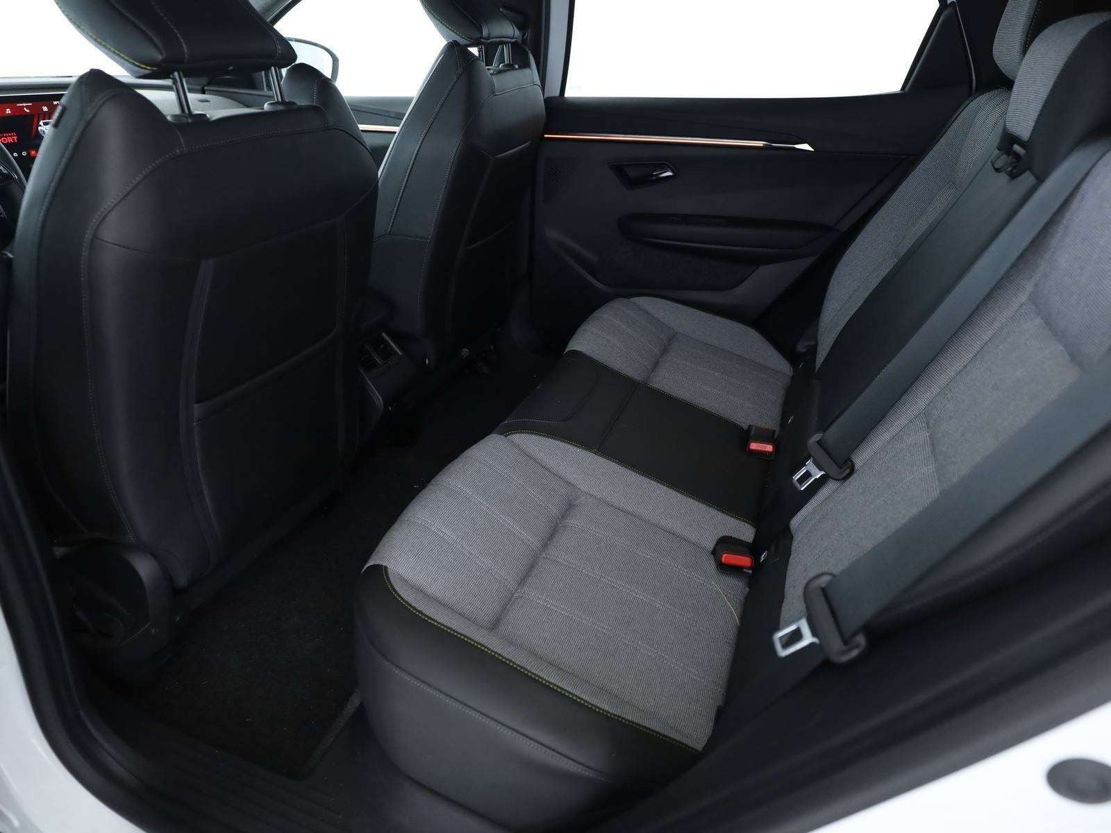 Hvid Renault Scenic E-Tech fra 2025