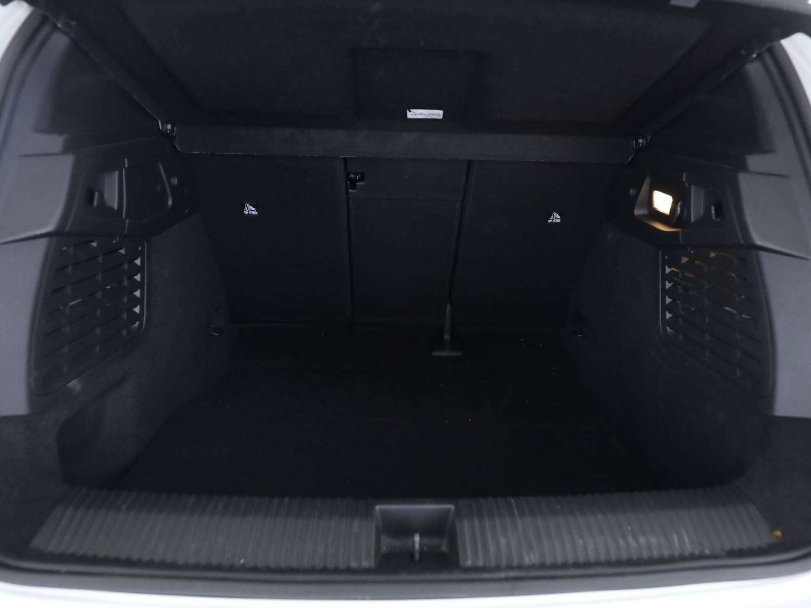 Hvid Renault Scenic E-Tech fra 2025