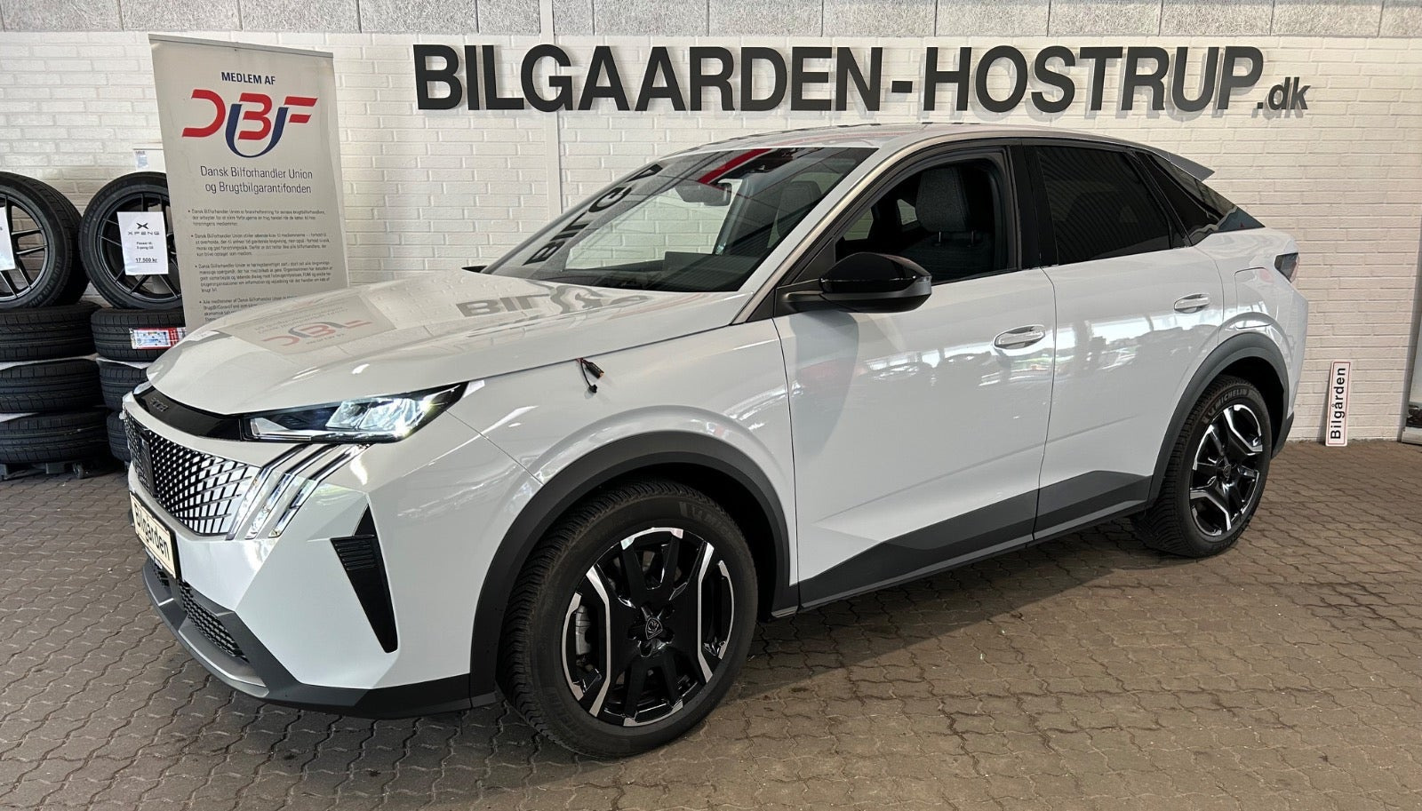 Hvid Peugeot e-3008 fra 2025