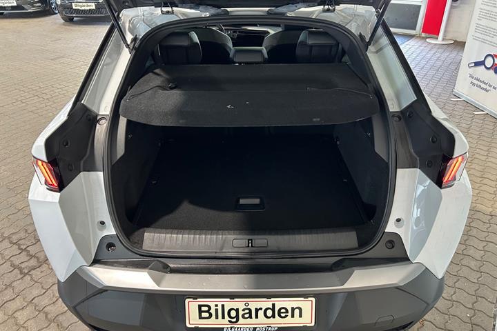 Hvid Peugeot e-3008 fra 2025