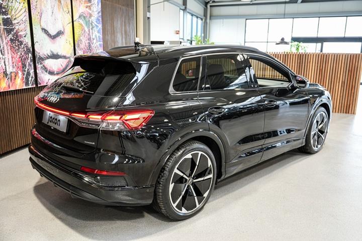 Sort Audi Q4 e-tron fra 2023