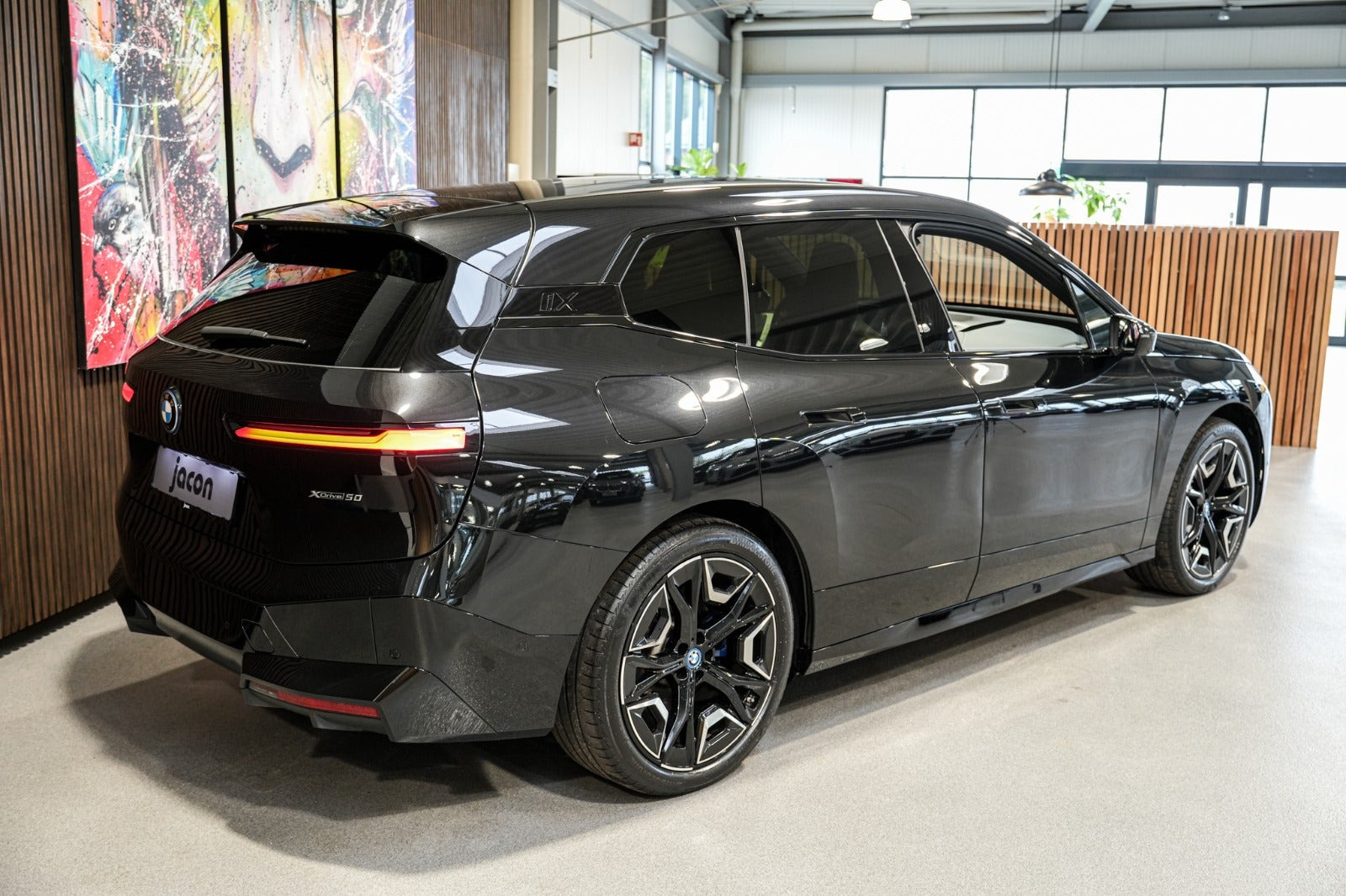 Sort BMW iX fra 2023
