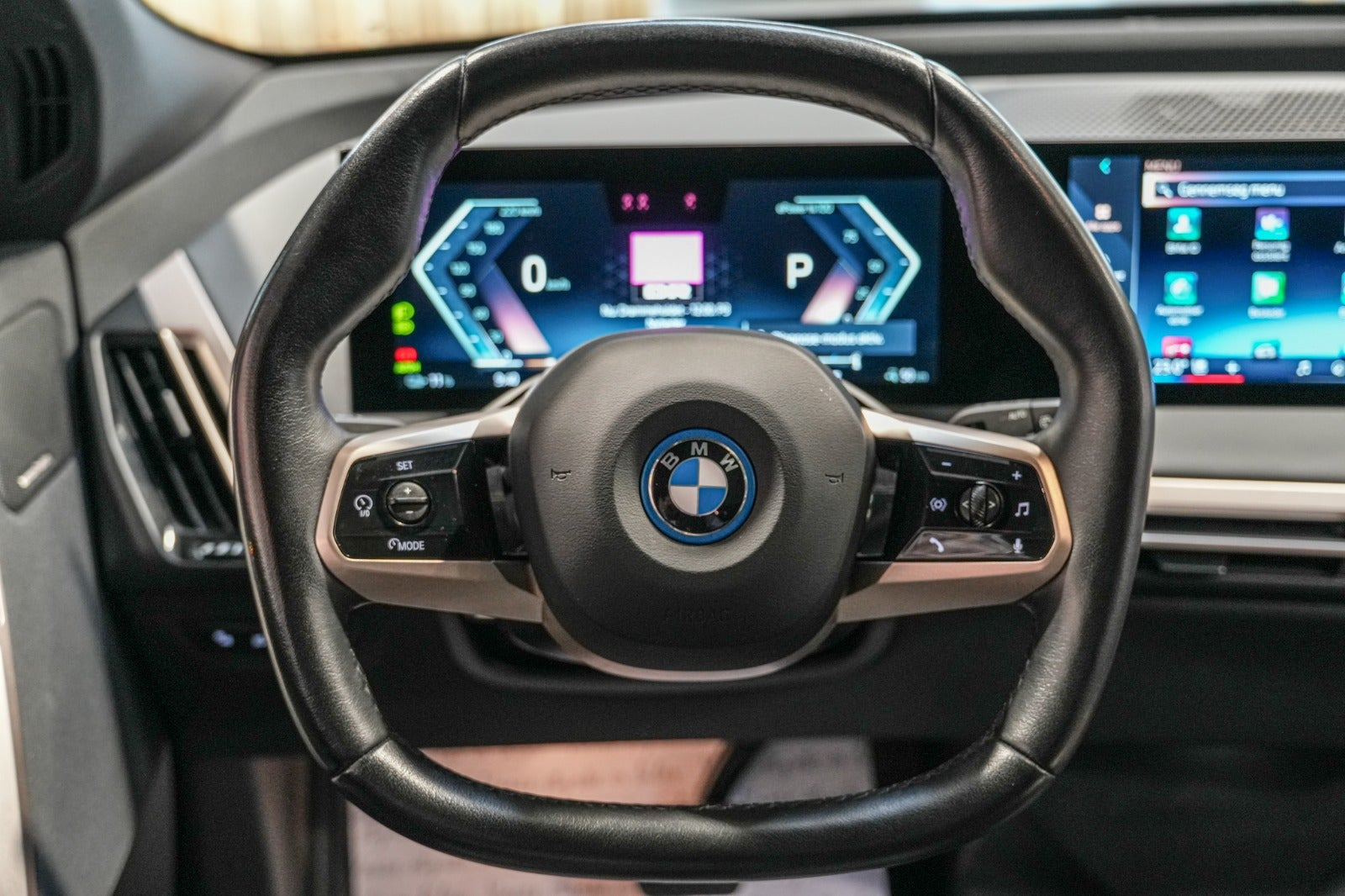 Sort BMW iX fra 2023