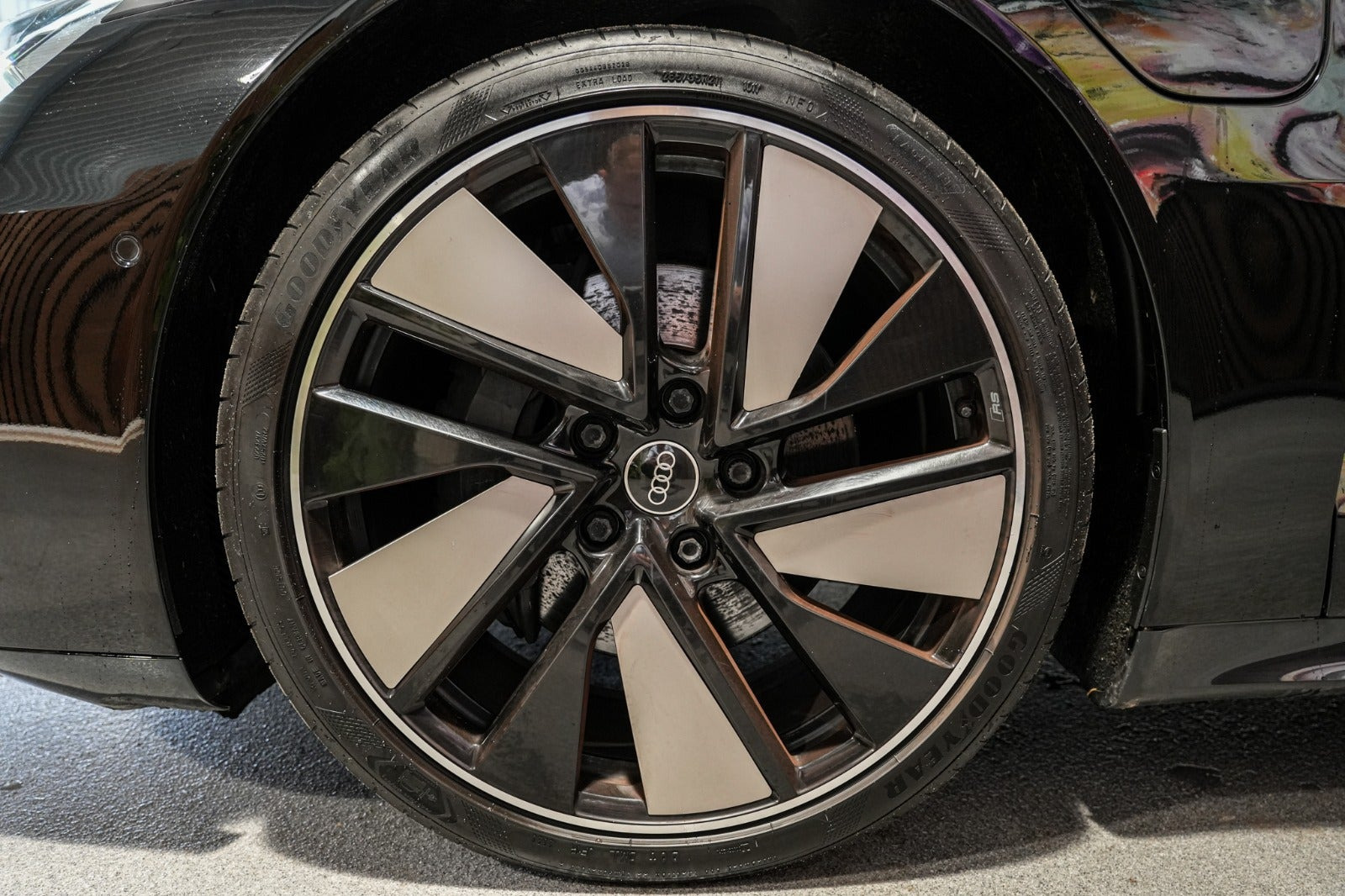 Sort Audi e-tron GT fra 2021
