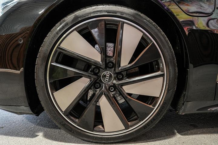 Sort Audi e-tron GT fra 2021