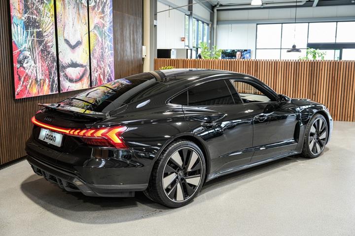 Sort Audi e-tron GT fra 2021