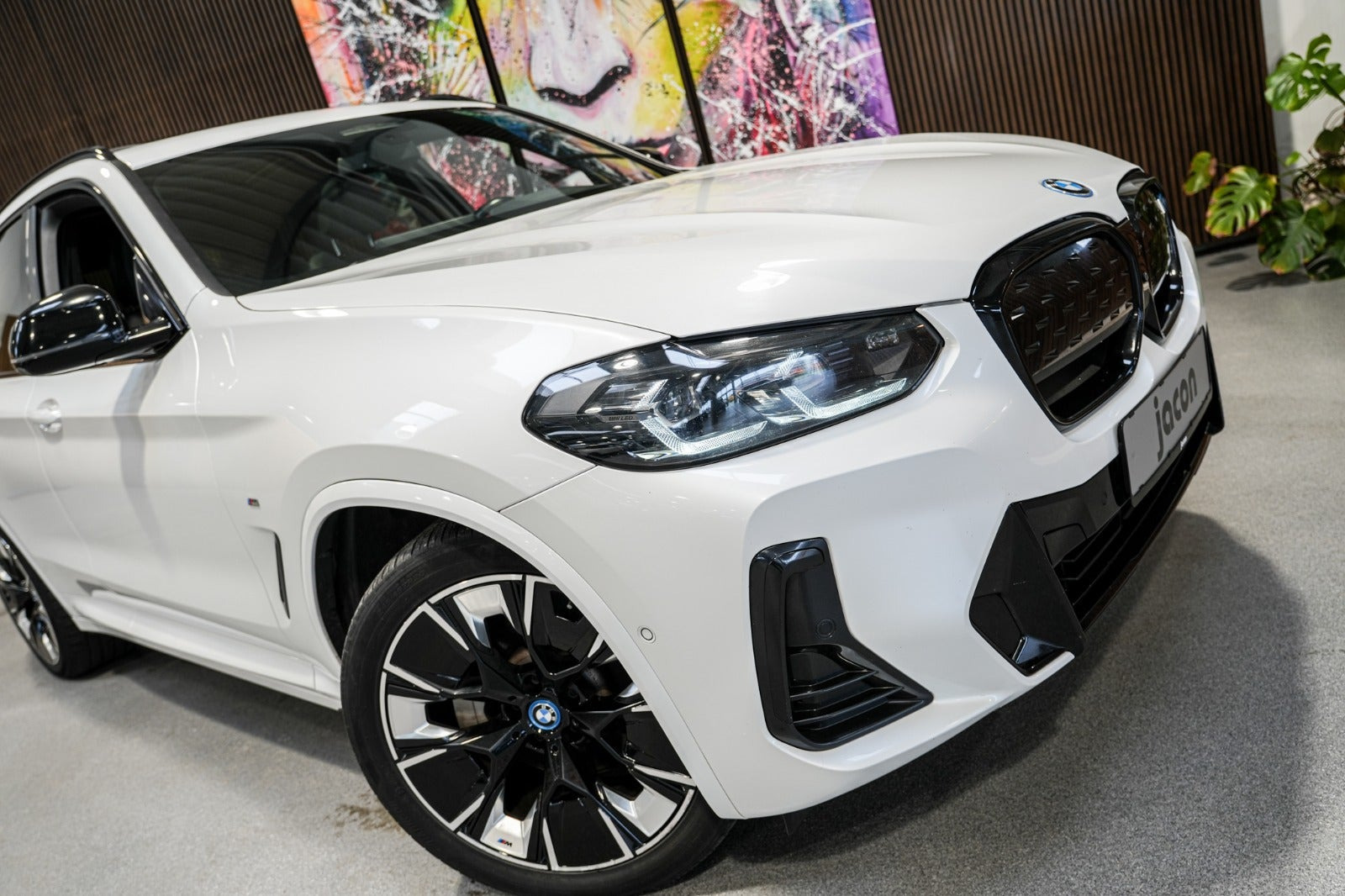 Hvid BMW iX3 fra 2022