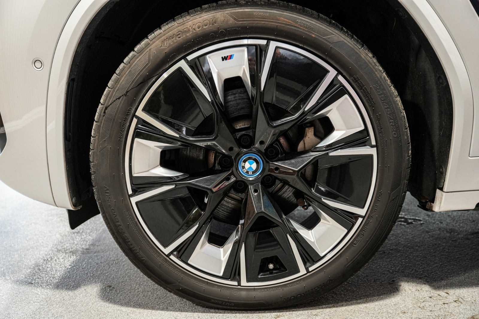 Hvid BMW iX3 fra 2022