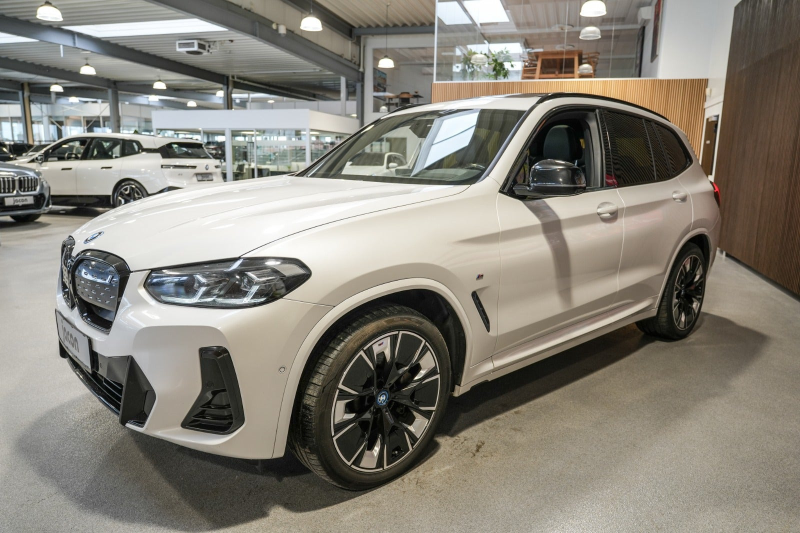 Hvid BMW iX3 fra 2022