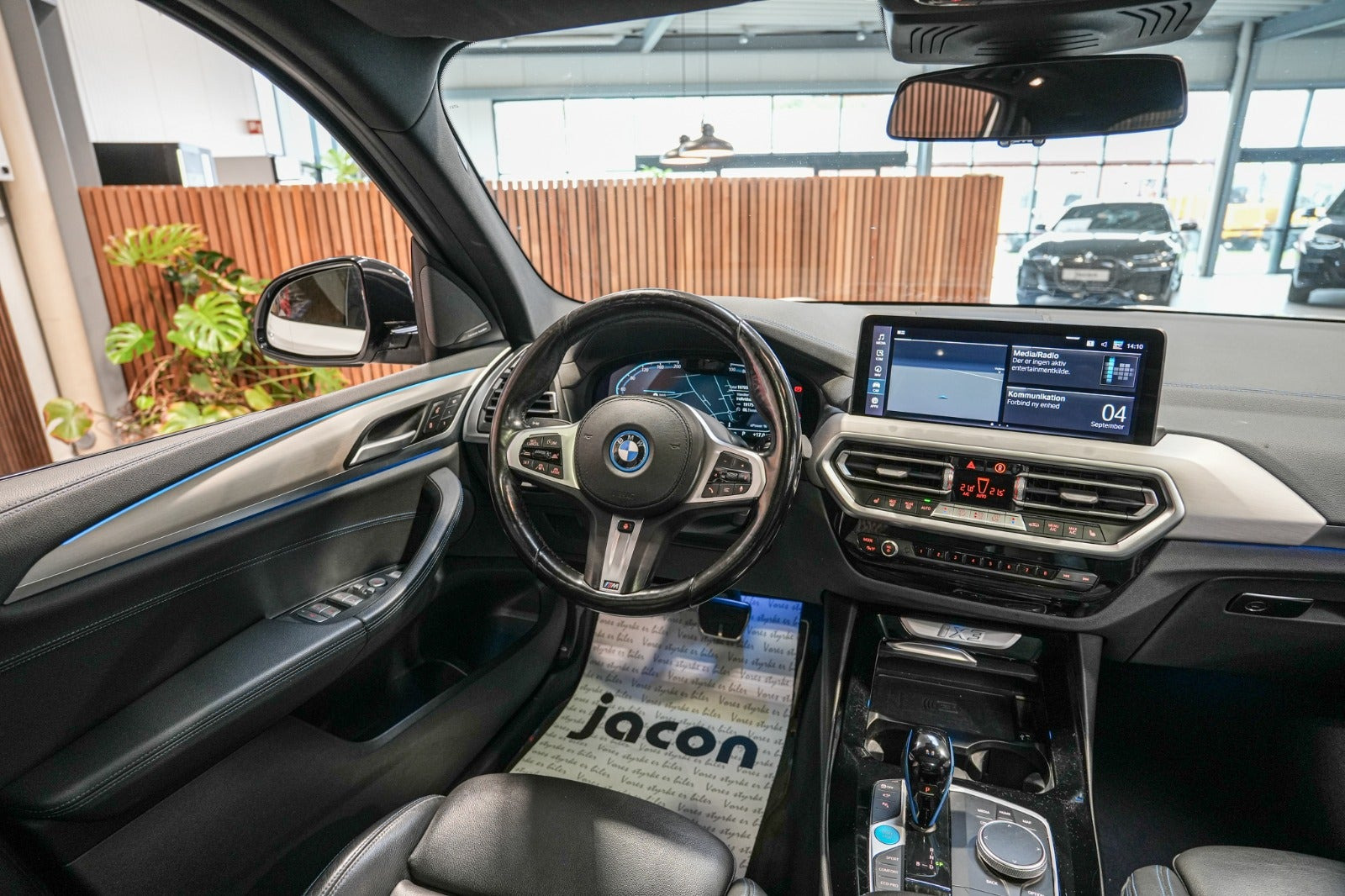 Hvid BMW iX3 fra 2022