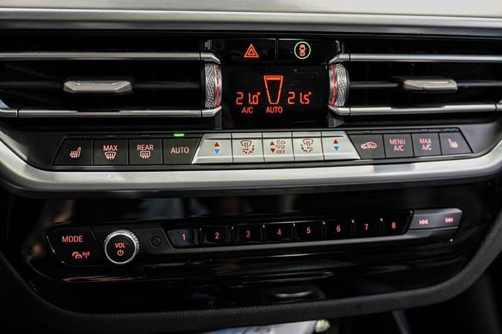 Hvid BMW iX3 fra 2022