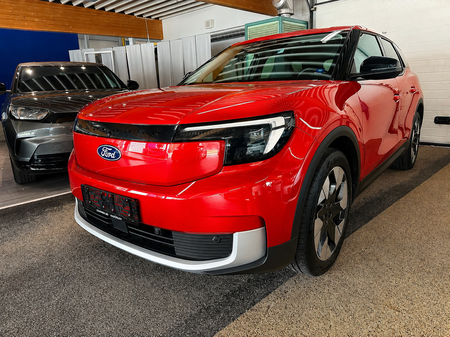Ford Explorer 77 Premium Extended Range