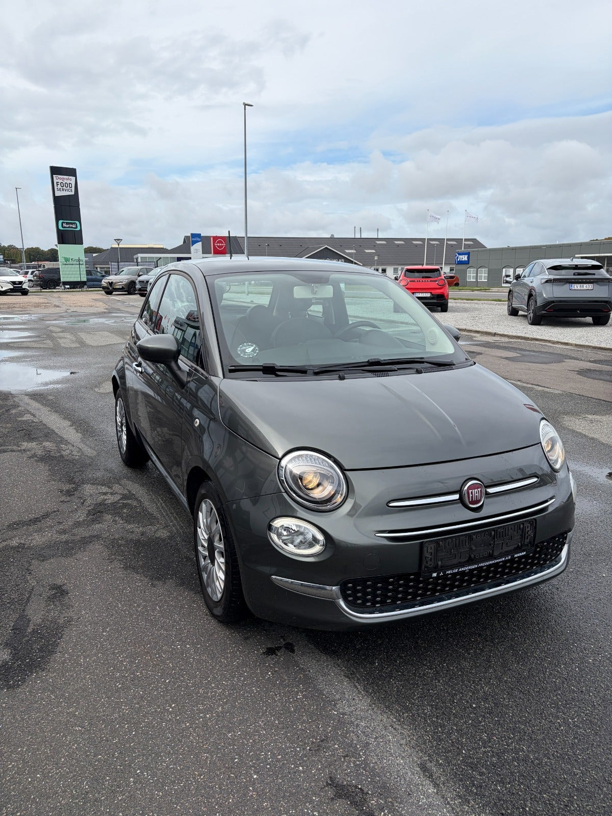 Grå Fiat 500 fra 2018