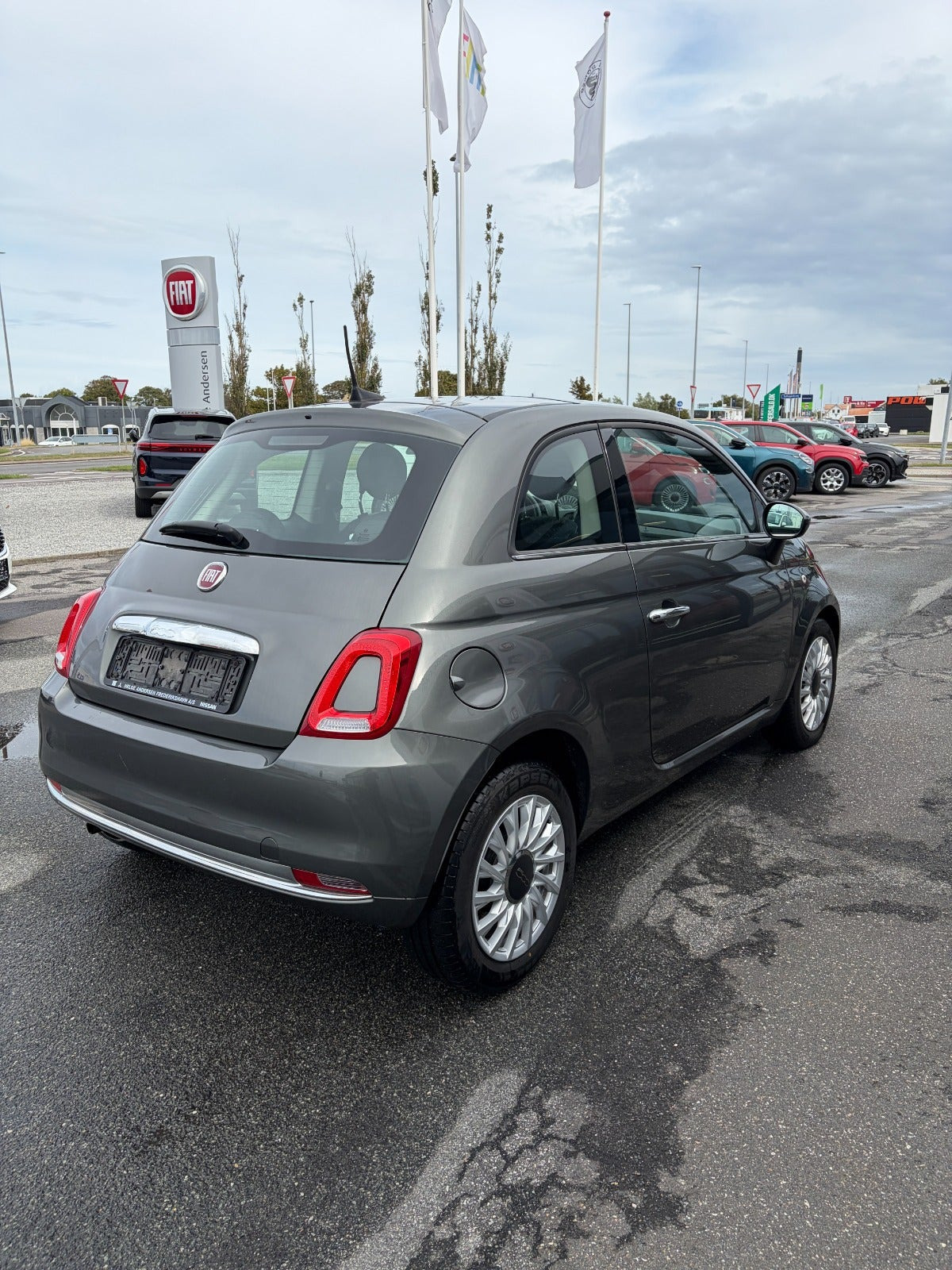 Grå Fiat 500 fra 2018