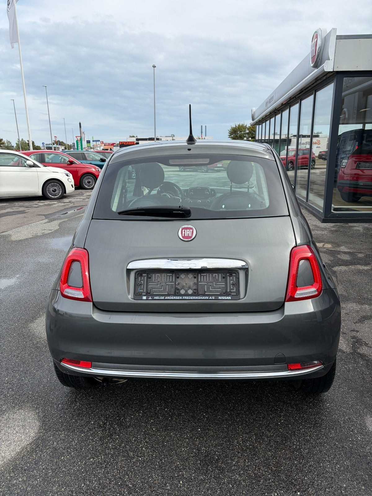 Grå Fiat 500 fra 2018