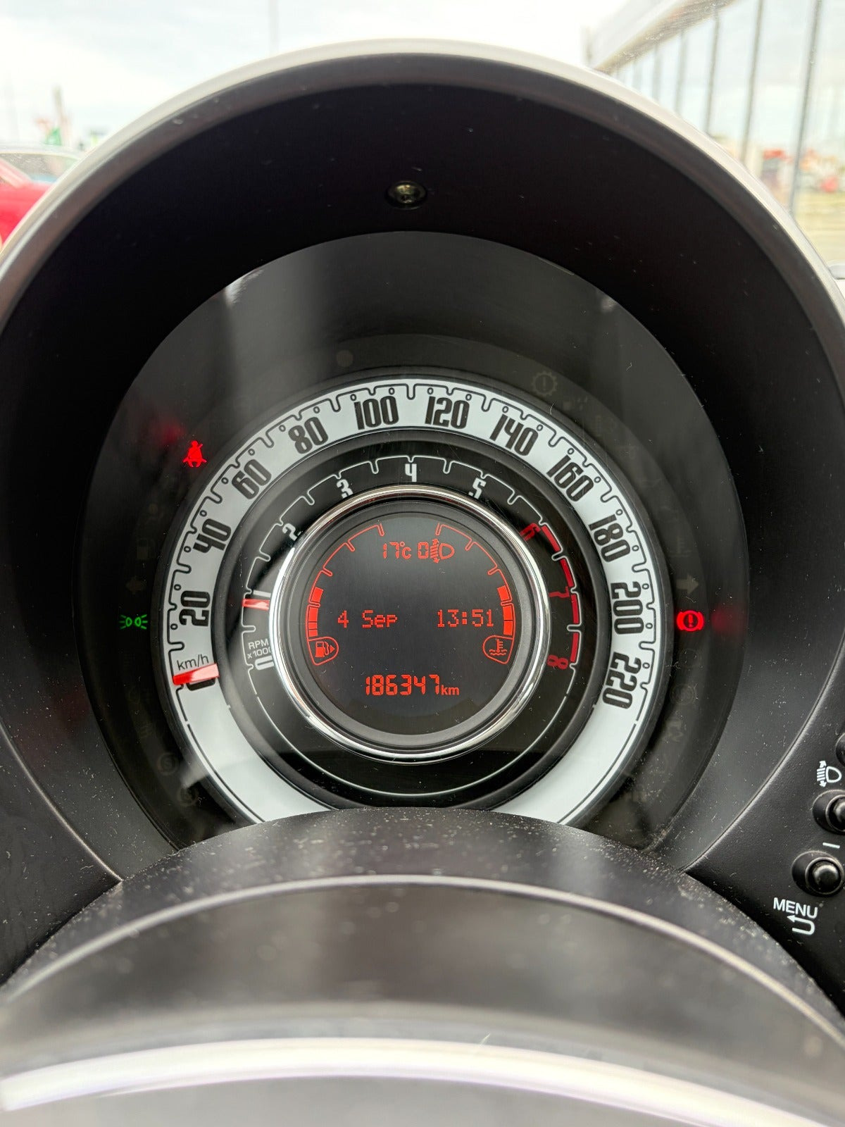 Grå Fiat 500 fra 2018