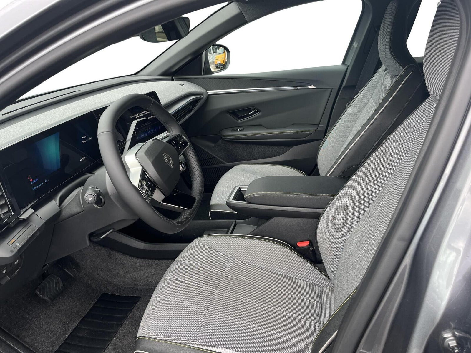 Grå Renault Megane E-Tech fra 2025