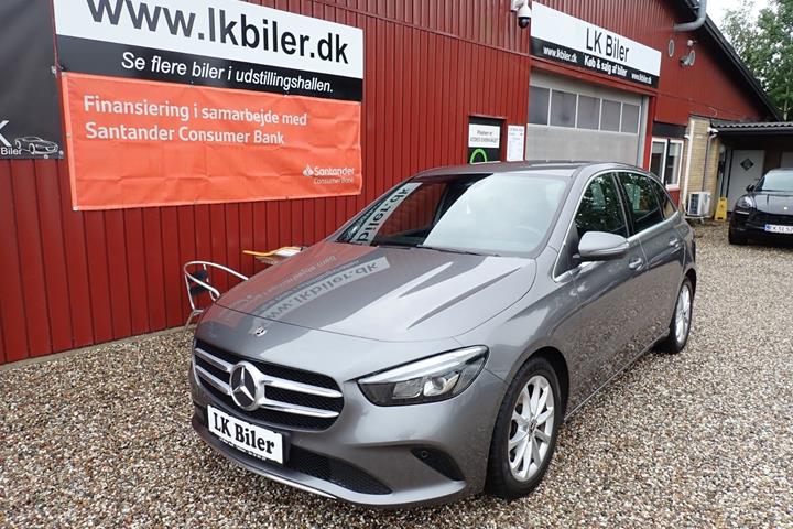 Grå Mercedes B200 d fra 2020