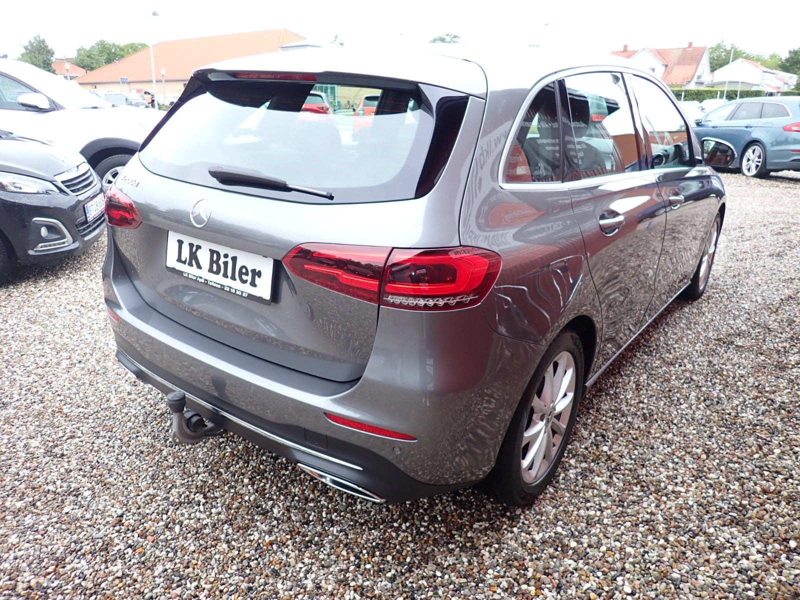 Grå Mercedes B200 d fra 2020