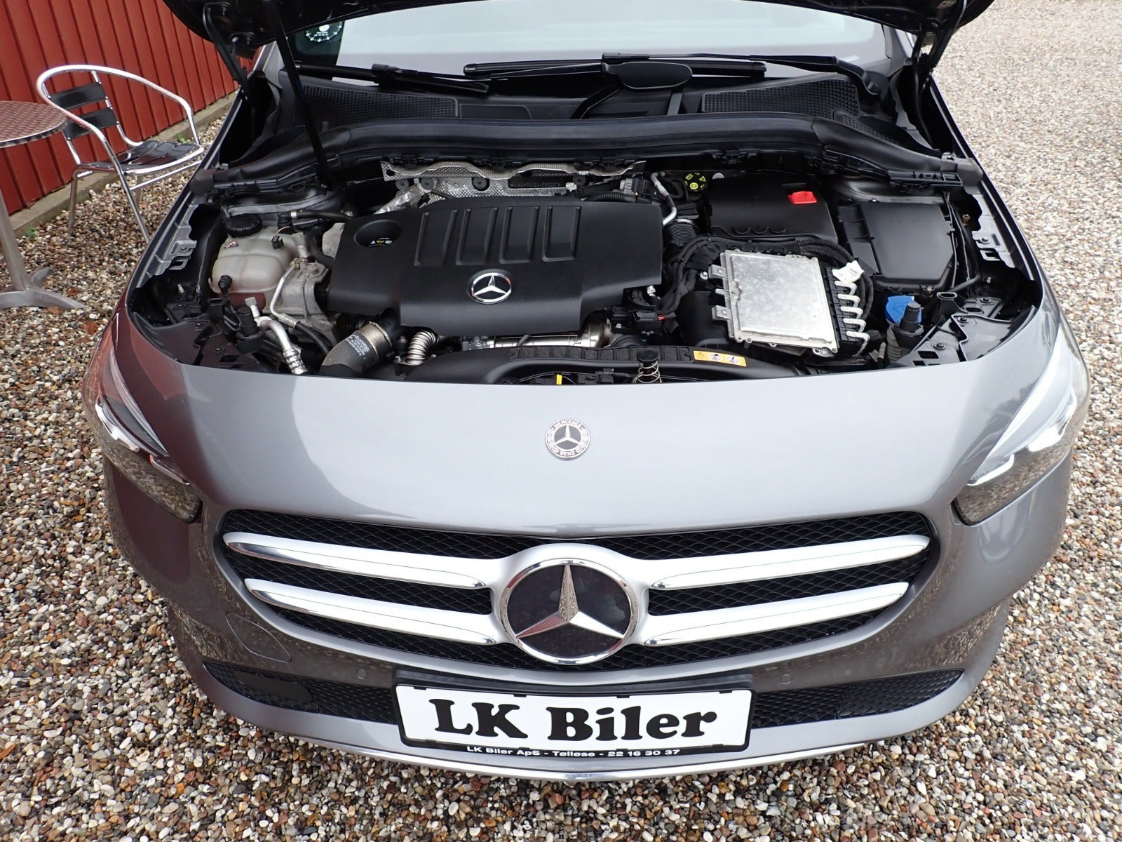 Grå Mercedes B200 d fra 2020