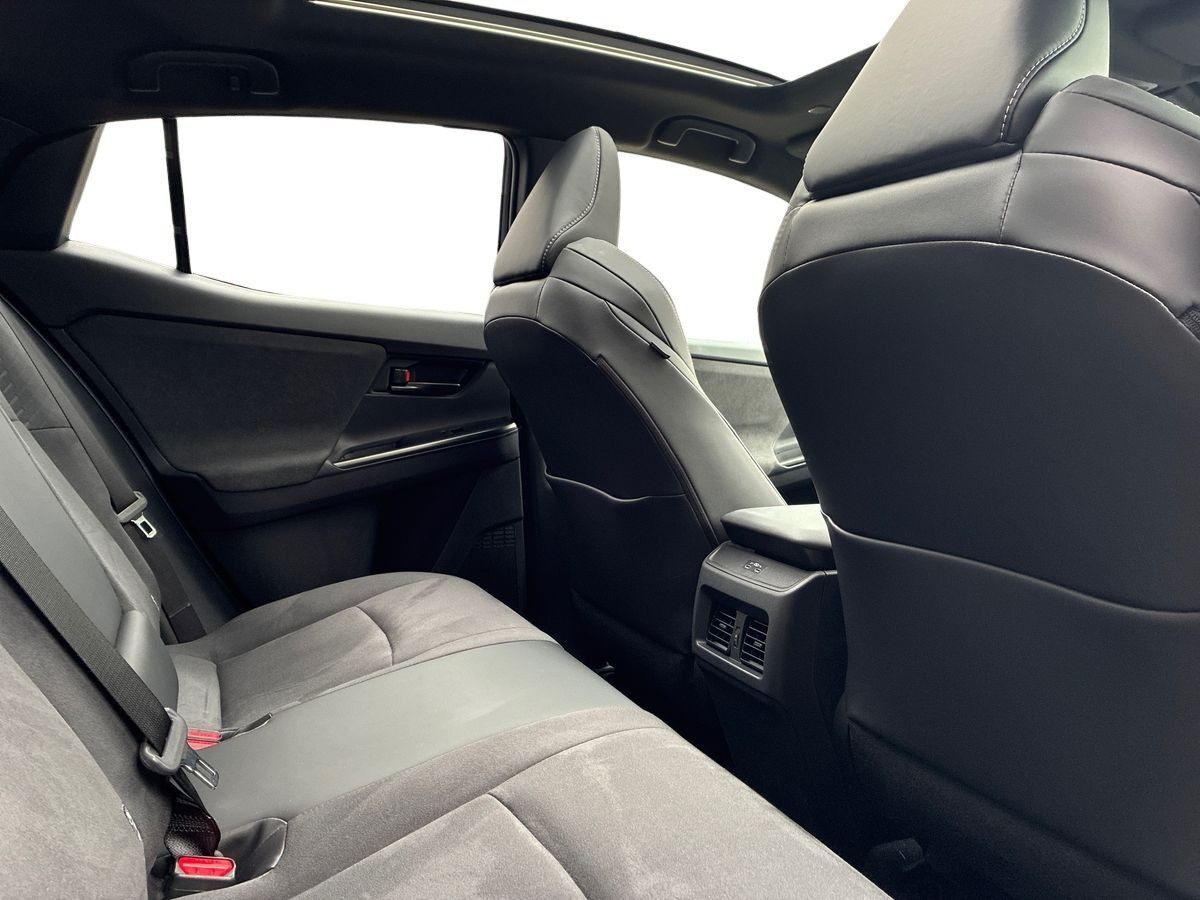 Sort Toyota C-HR+ fra 2026