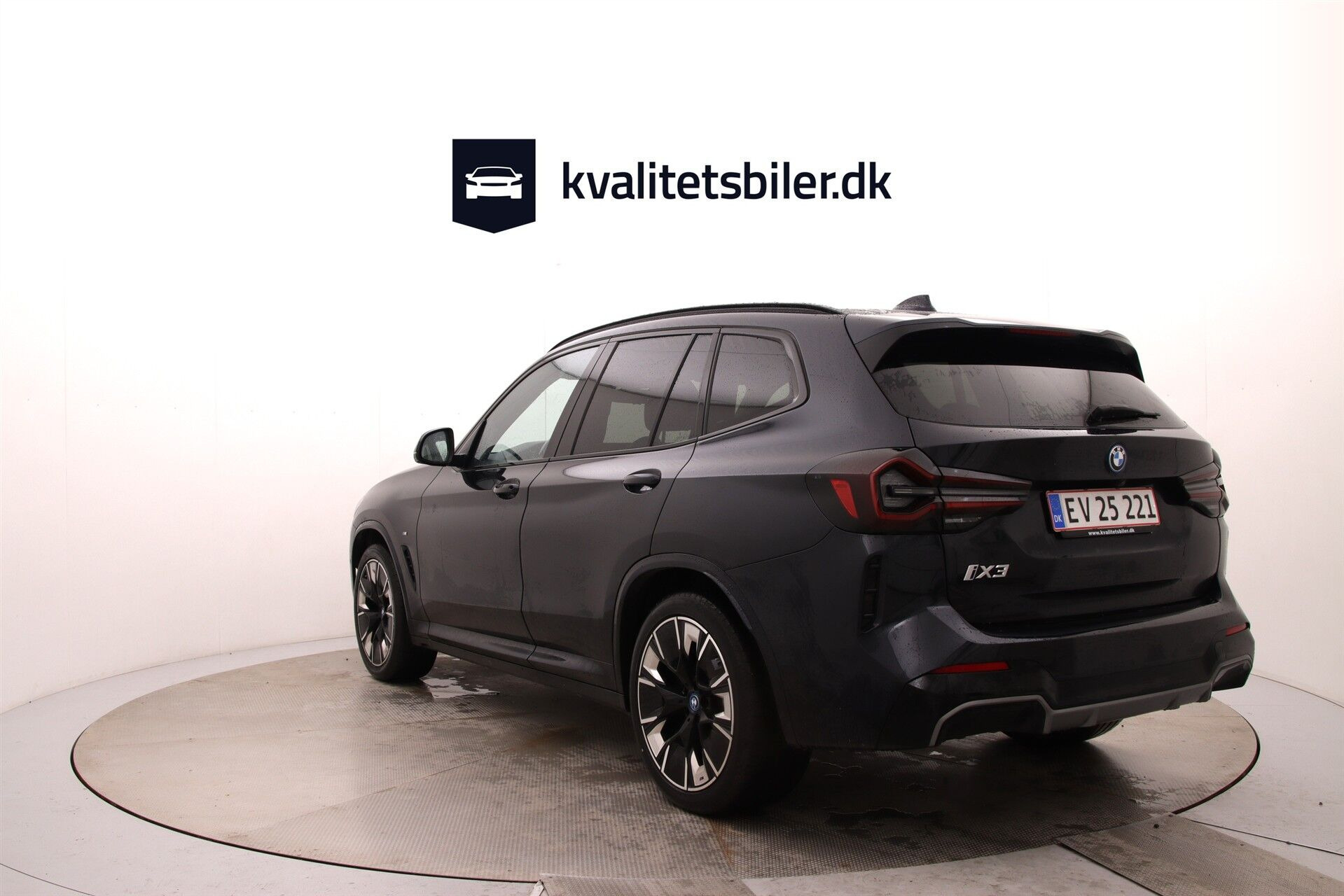 Sort BMW iX3 fra 2023
