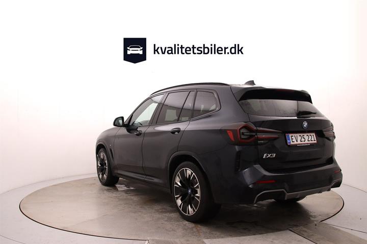 Sort BMW iX3 fra 2023