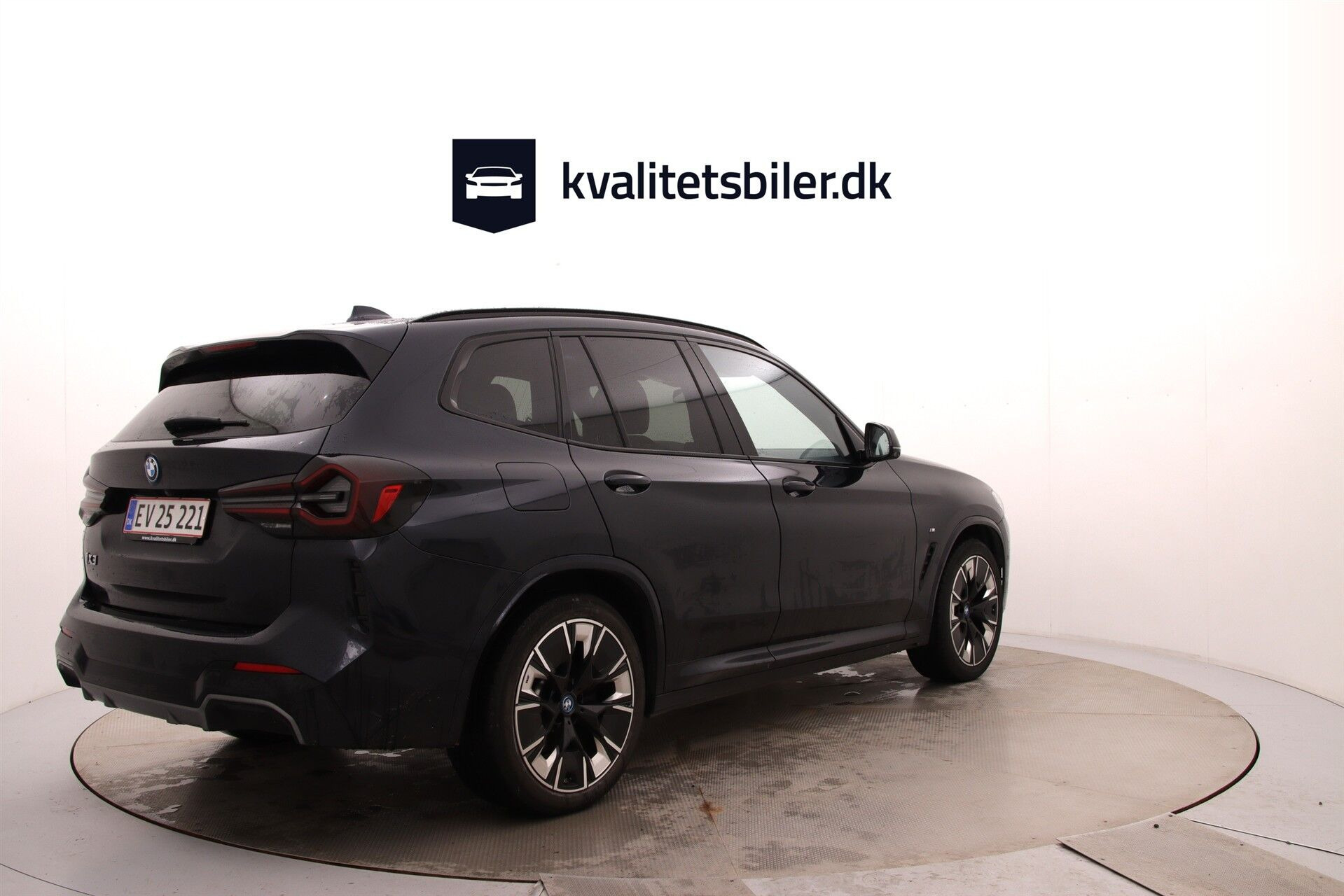 Sort BMW iX3 fra 2023