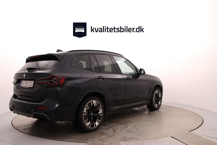 Sort BMW iX3 fra 2023