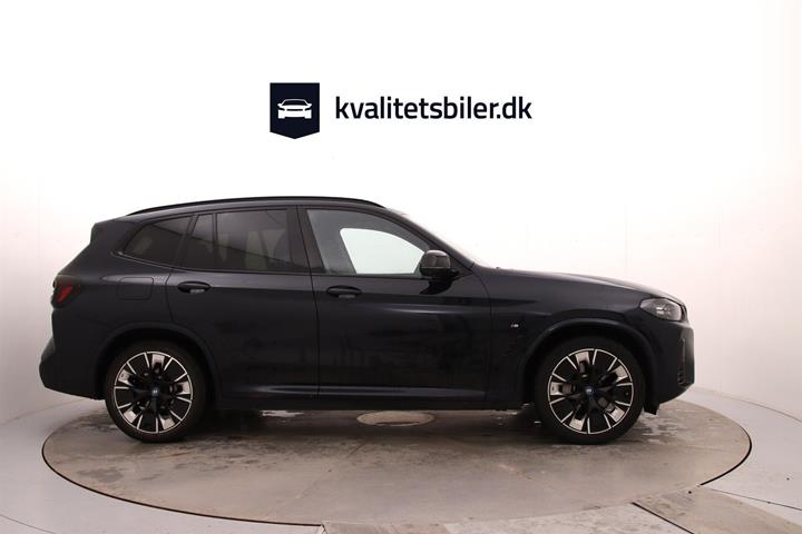 Sort BMW iX3 fra 2023