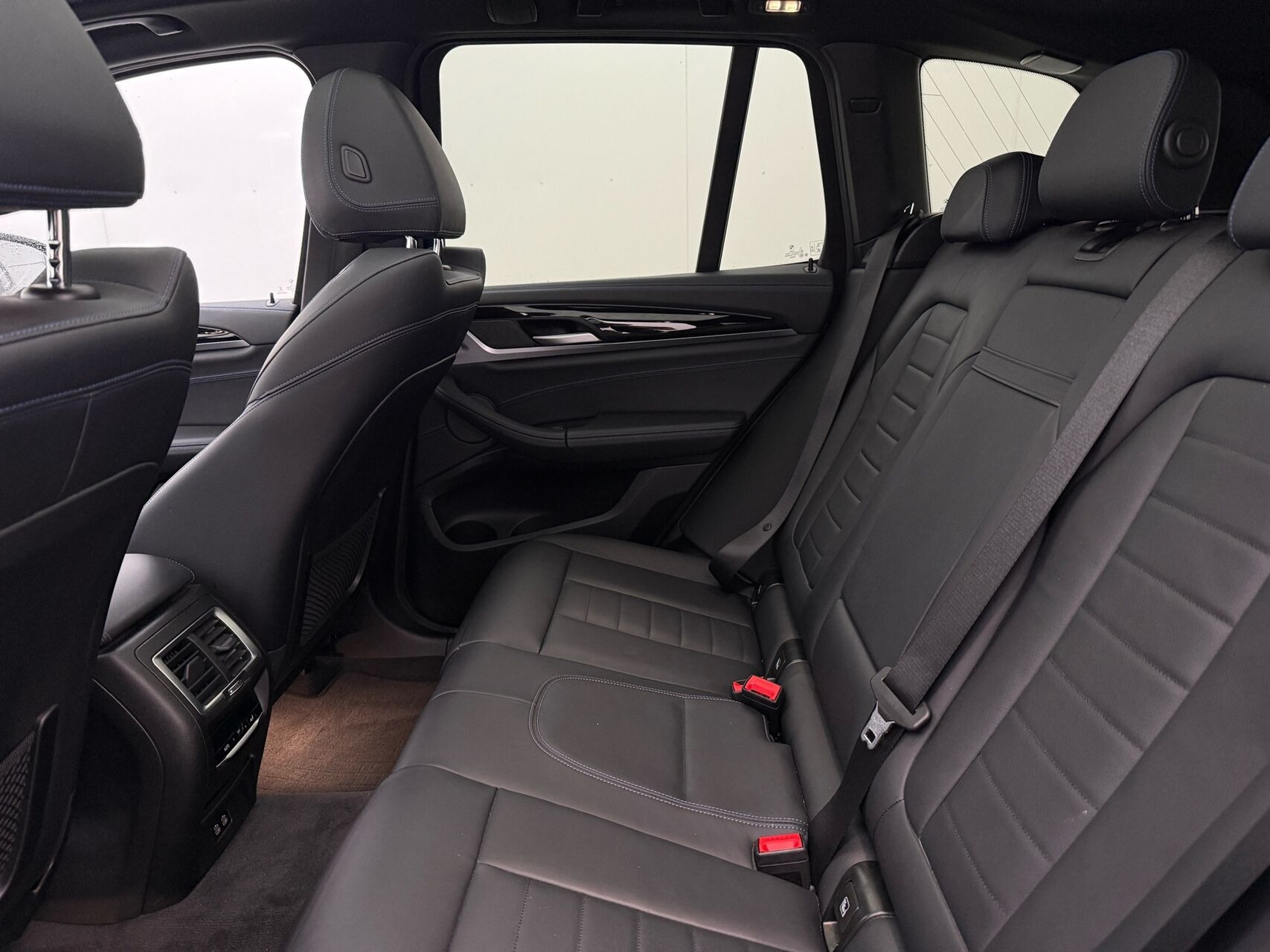 Sort BMW iX3 fra 2023