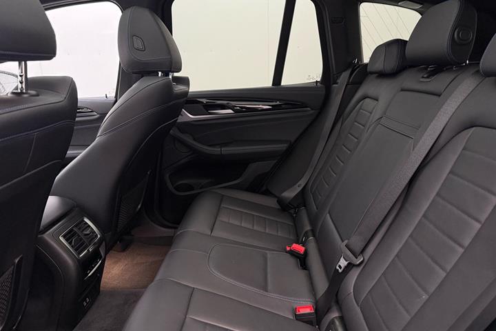 Sort BMW iX3 fra 2023