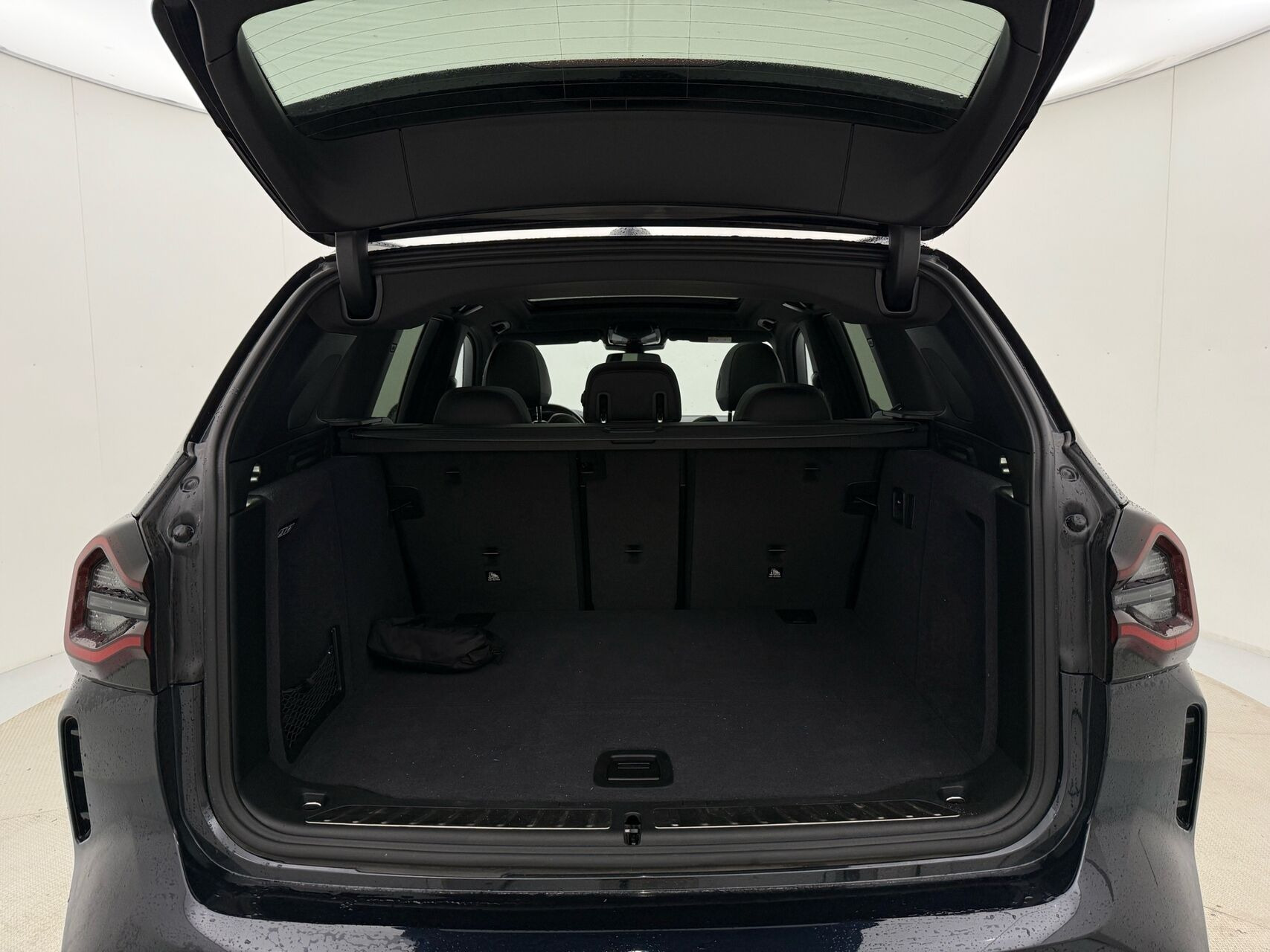 Sort BMW iX3 fra 2023