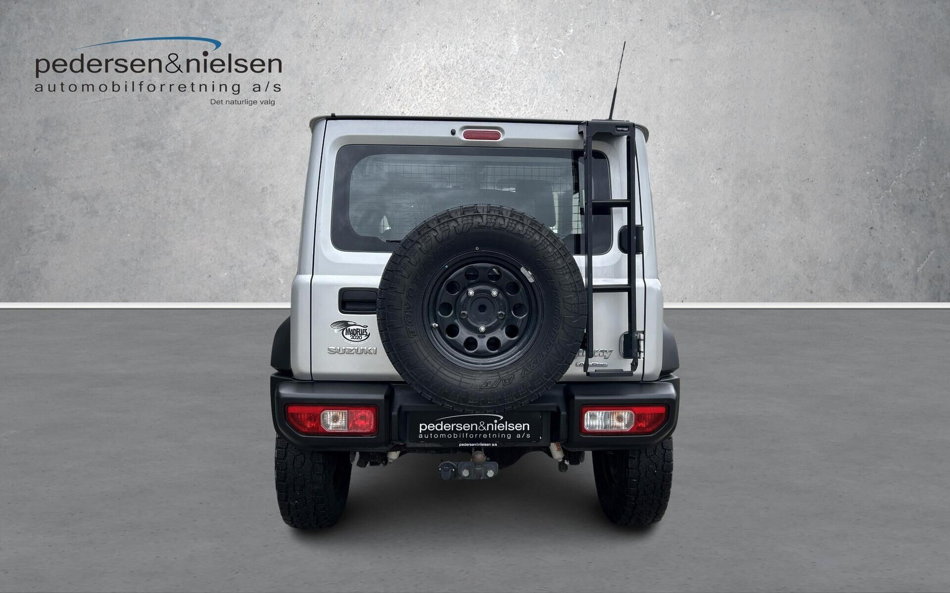 Sølv Suzuki Jimny fra 2025