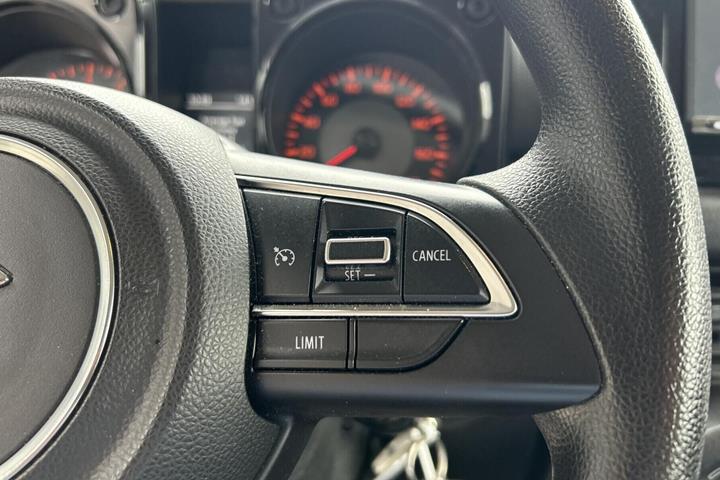 Sølv Suzuki Jimny fra 2025