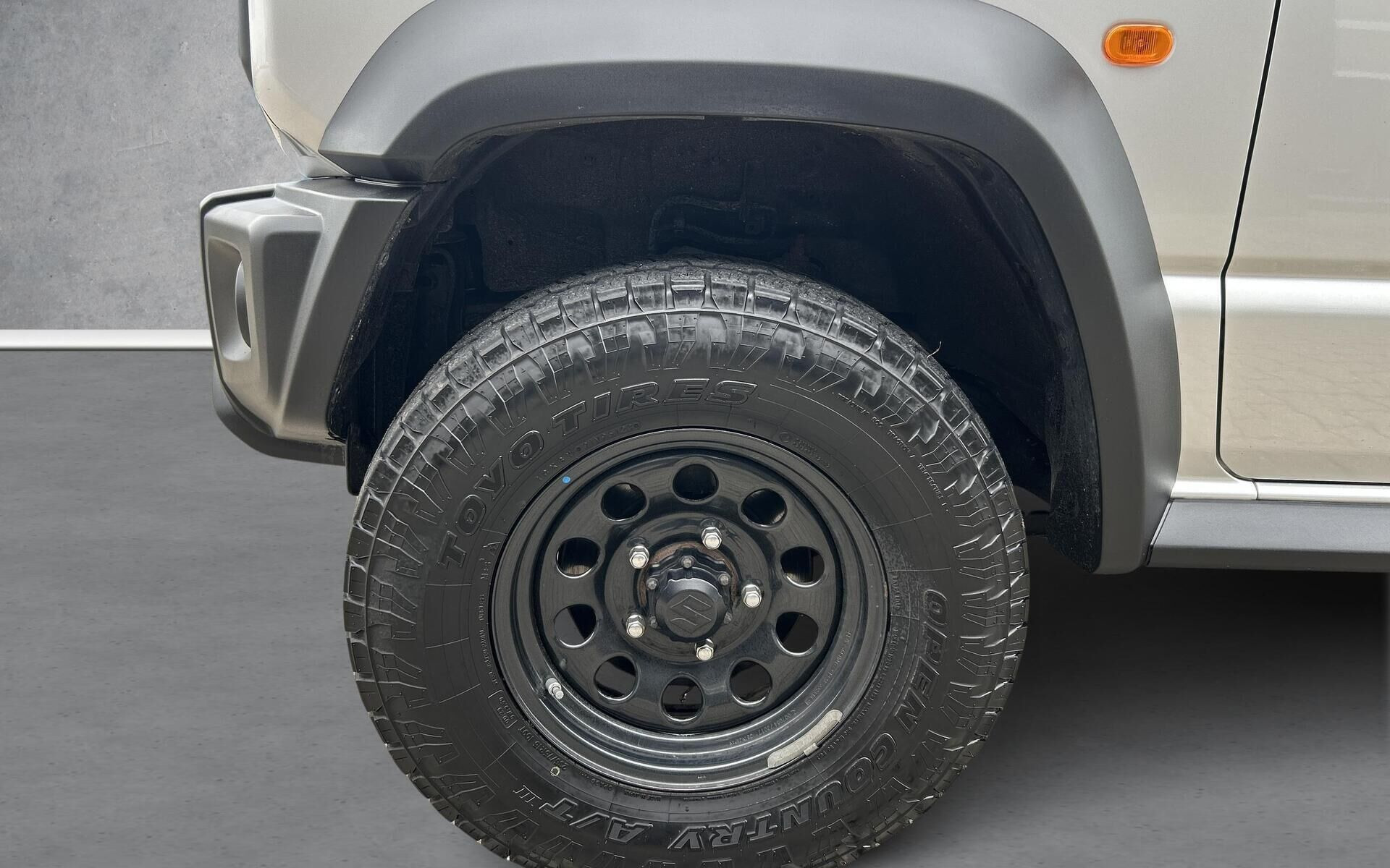 Sølv Suzuki Jimny fra 2025