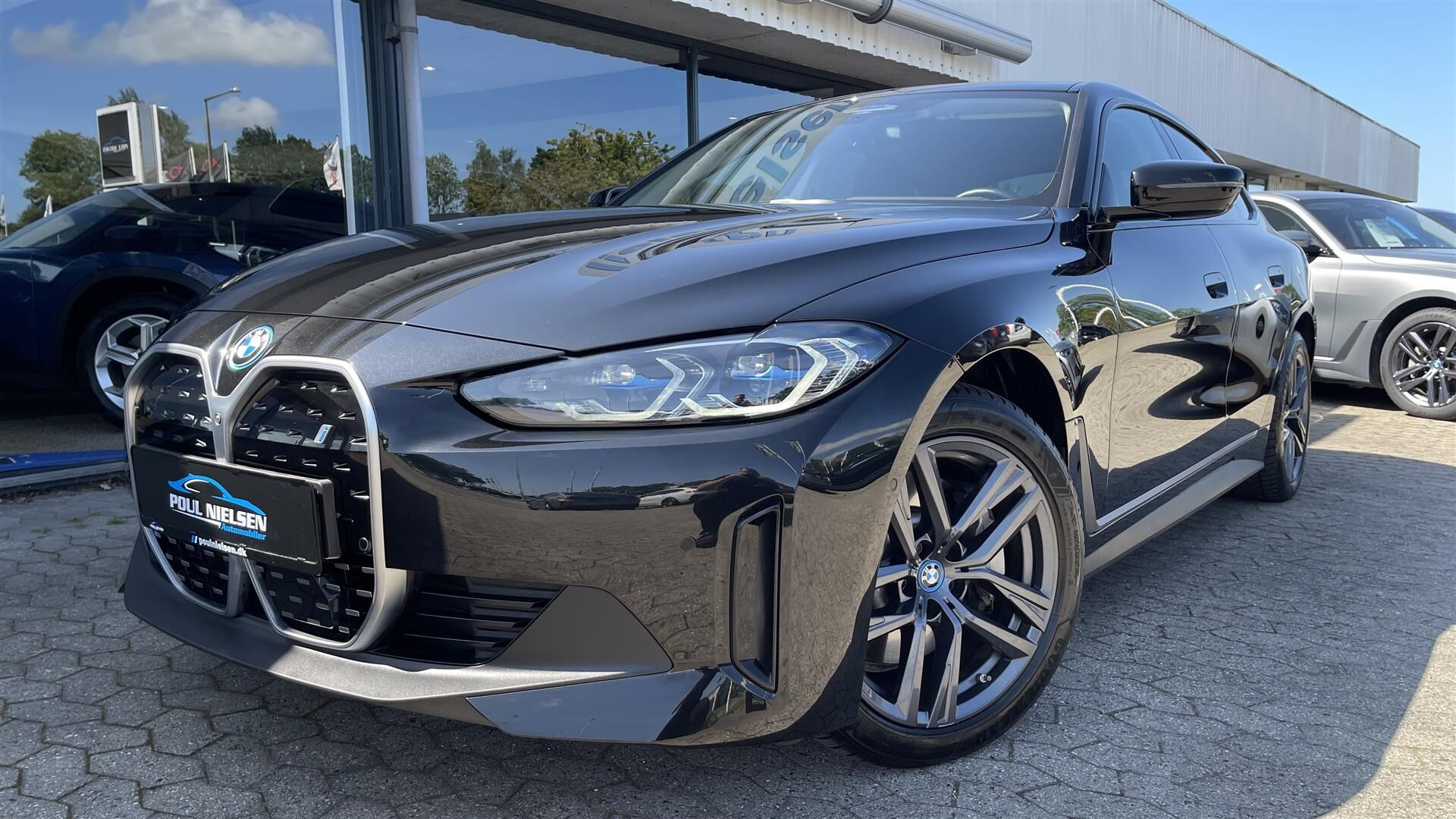 Sort BMW i4 fra 2023