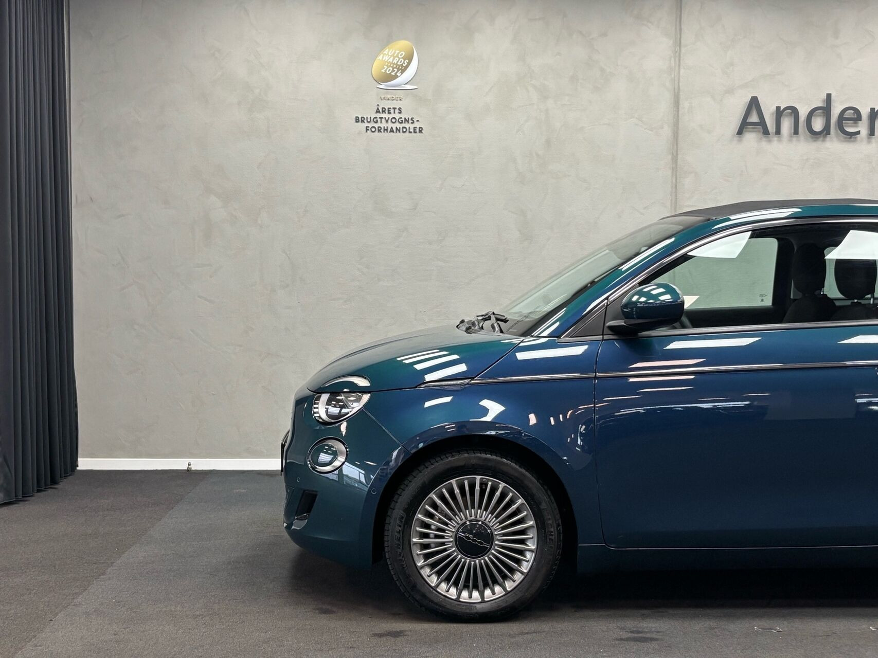 Grøn Fiat 500e fra 2023