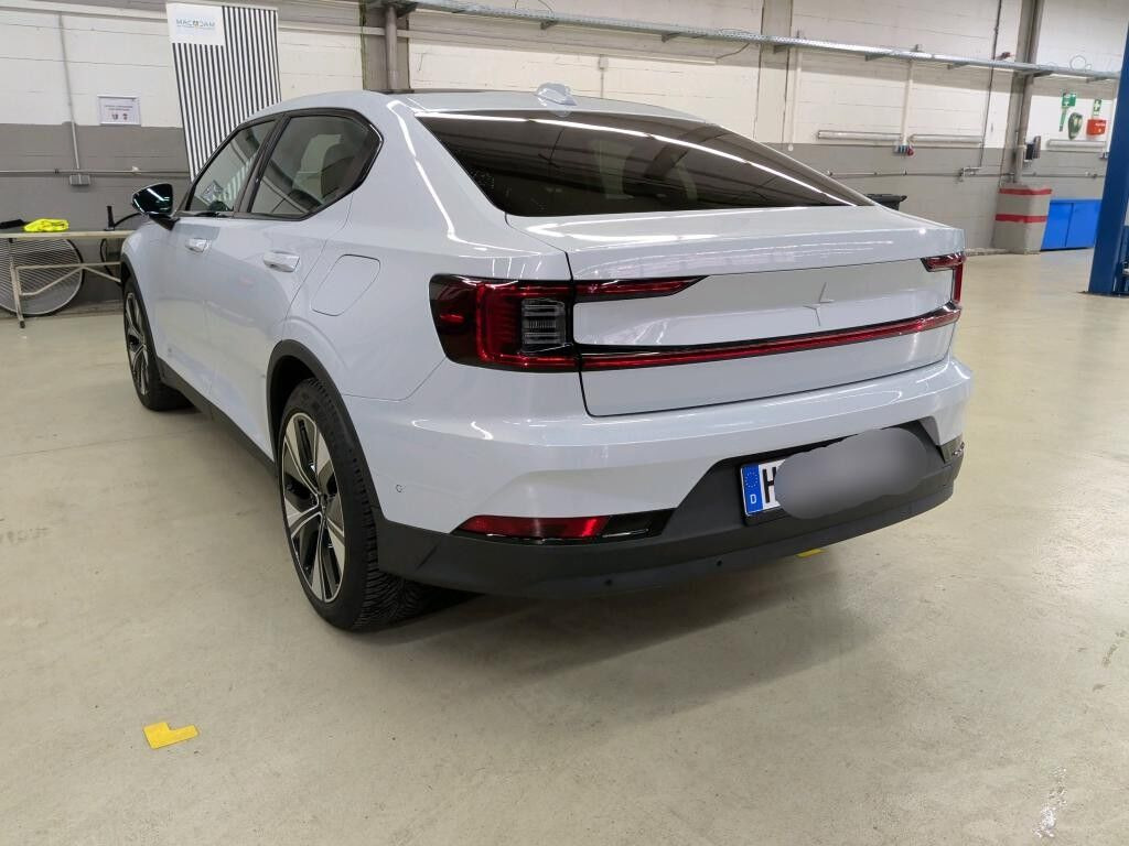 Grå Polestar 2 fra 2023