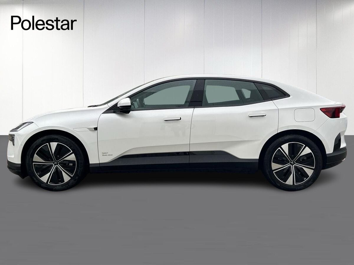 Hvid Polestar 4 fra 2026