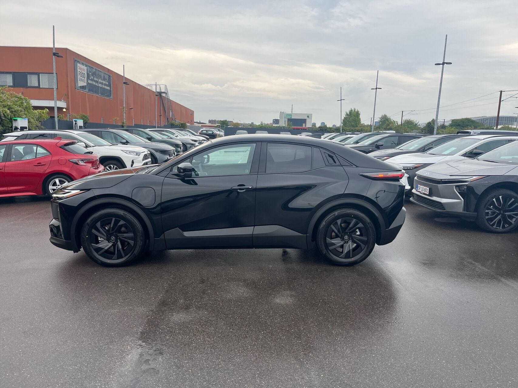 Sort Toyota Toyota C-HR+ fra 2026