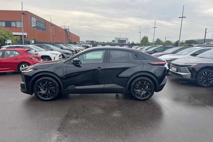 Sort Toyota Toyota C-HR+ fra 2026