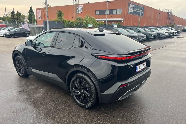 Sort Toyota Toyota C-HR+ fra 2026